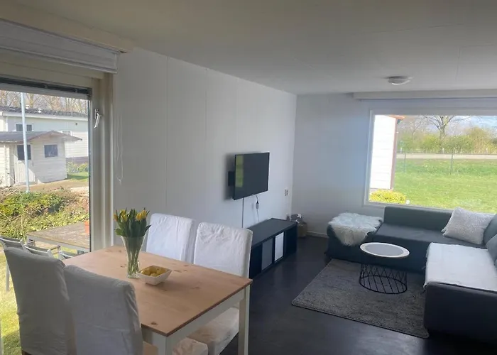 Ruime Chalet Midden In De Natuur In Lith